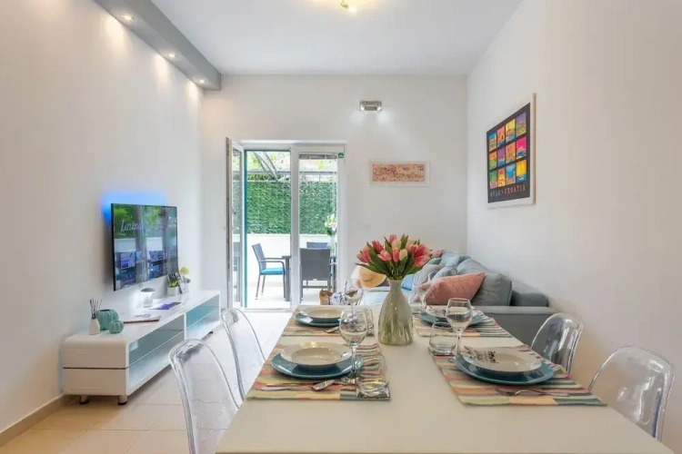 Comfort Sextuple Apartment with balcony