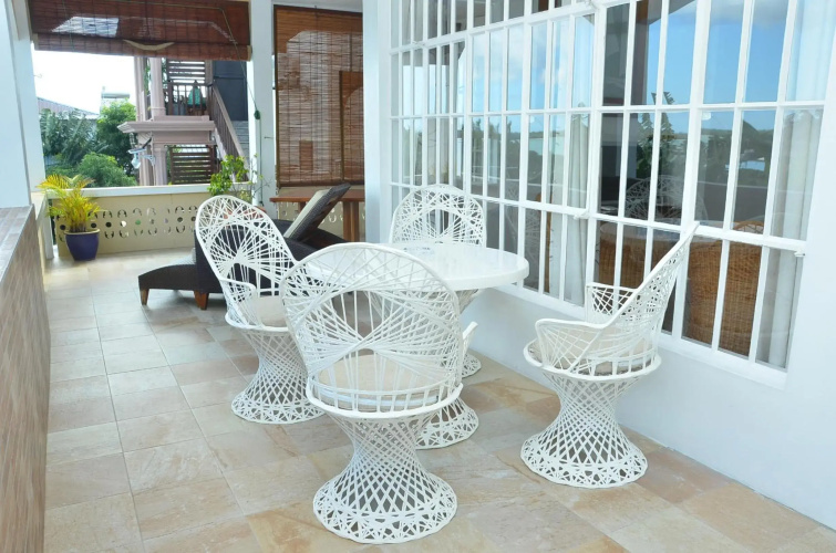 Butterfly apartment