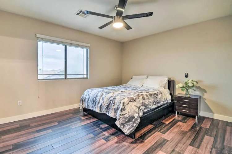 5 Bedrooms Cottage