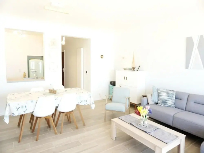 Apartment in Wenduine With Sea Views