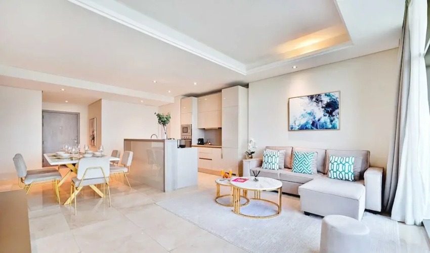 LUX The Elegant Palm Beach Suite