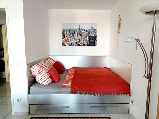 Mischek Tower Apartment with private terrace next to UNO