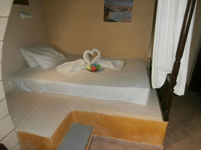 Eliza Hotel