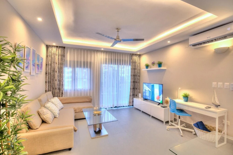 Beach Apartment 10mbps internet & Smart TV's