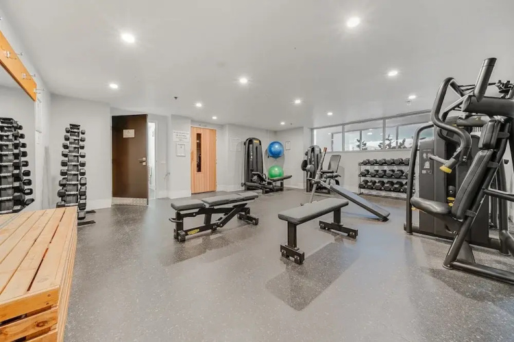 Stylish 1-bed Flat With Pool, BBQ & Sauna Access