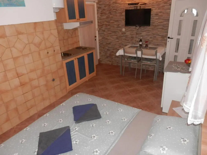 Guest House Tiho 832