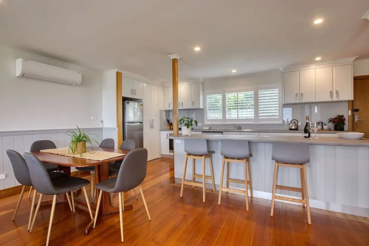 4 Bedrooms Double Cottage