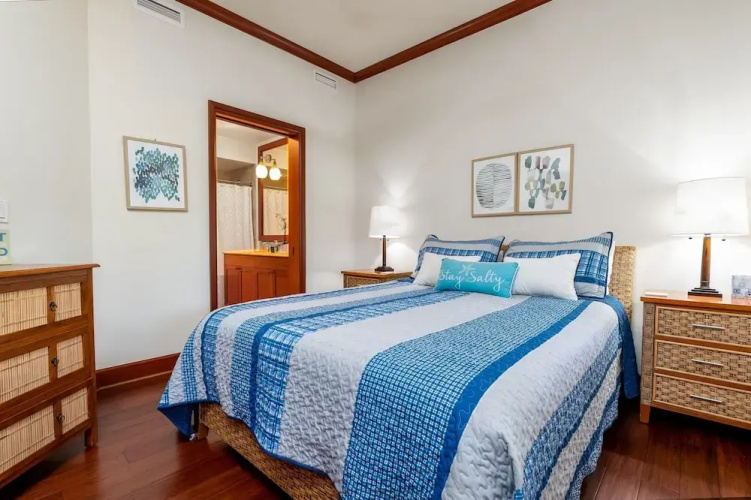 Kolea Circle #16e 2 Bedroom Condo by RedAwning