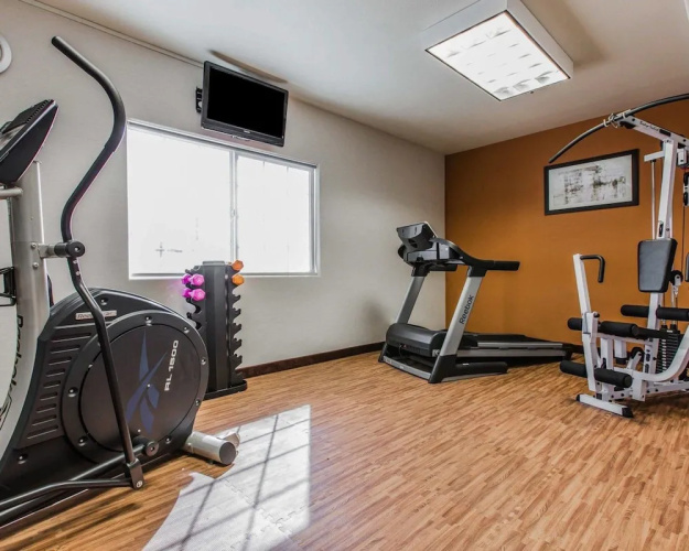 Comfort Suites