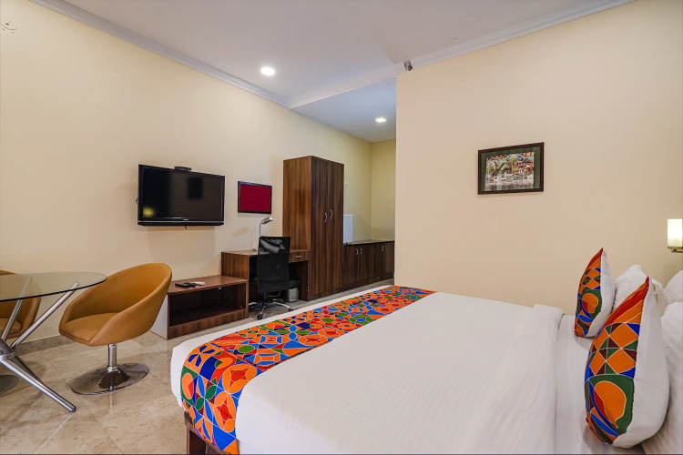 Fabhotel Chris