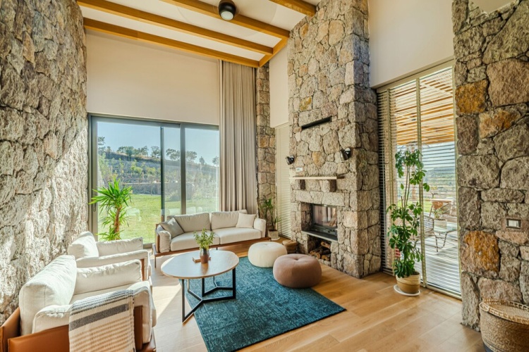 2 Bedrooms Grand Suite with garden view