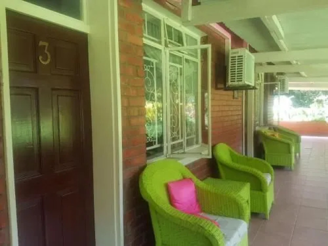 Emerald Lodge
