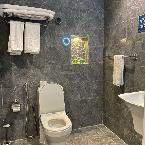 Diamond Corners Circular Hotel