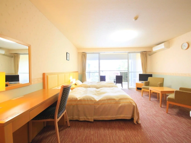 Twin Suite with balcony