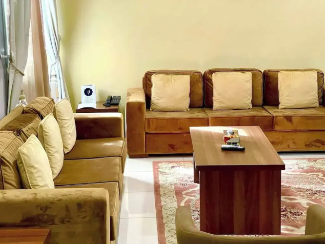 De Guest Pride Hotel and Suites