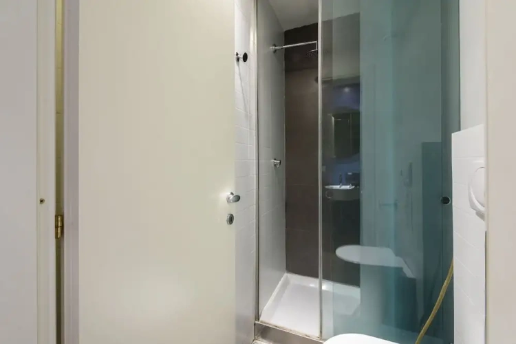Comfort room