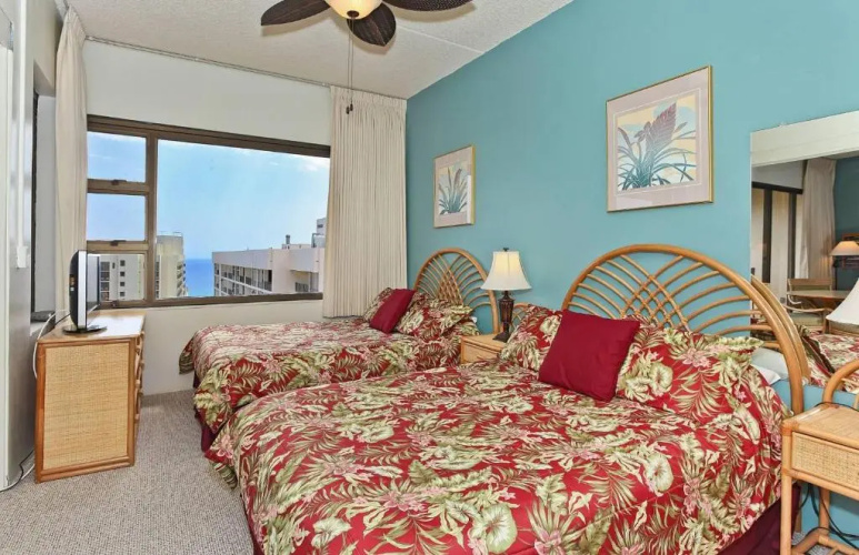 Waikiki Banyan #3810-T2