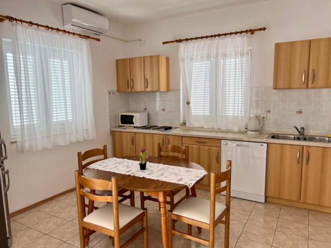 2 Bedrooms Comfort Apartment with sea view
