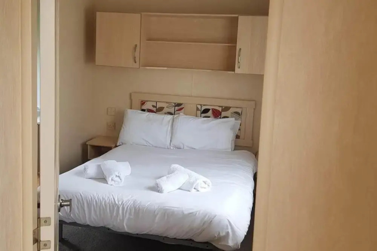 2br-pool-garden-parking-wifi-sleeps6