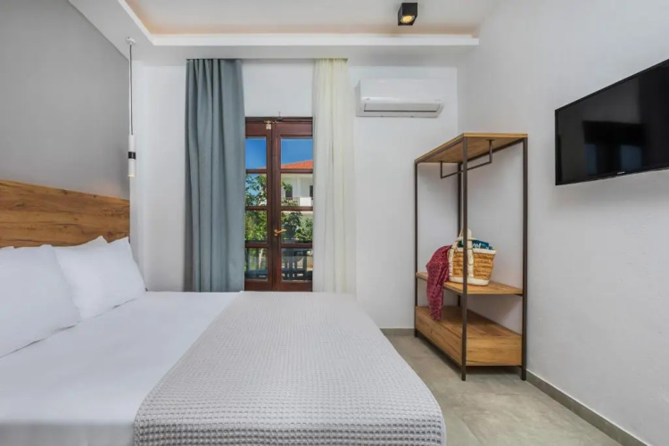Eleon Suites & Apartments
