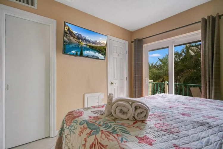 Five Palms Suite 209 - Daily - Weekly - Monthly