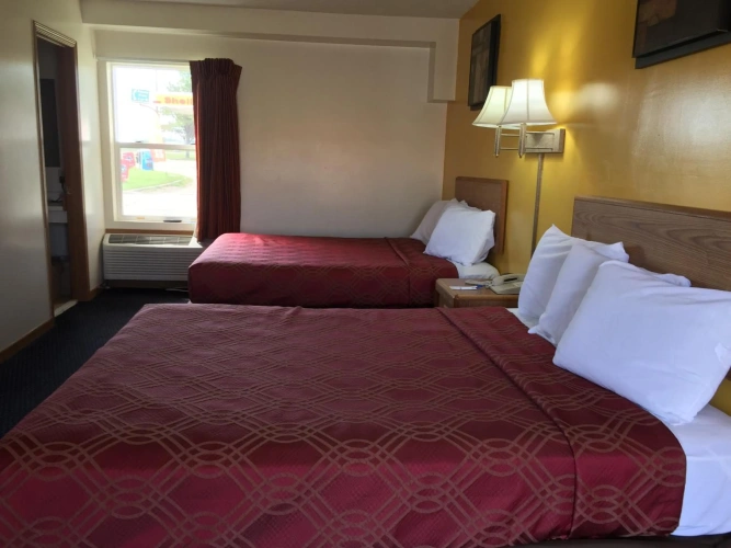 Rodeway Inn & Suites Austin I-90