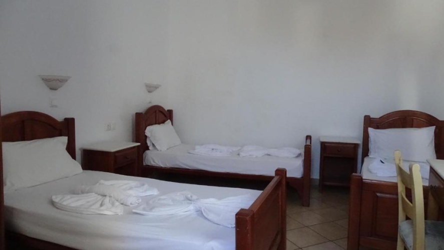 Standard Sextuple room with balcony