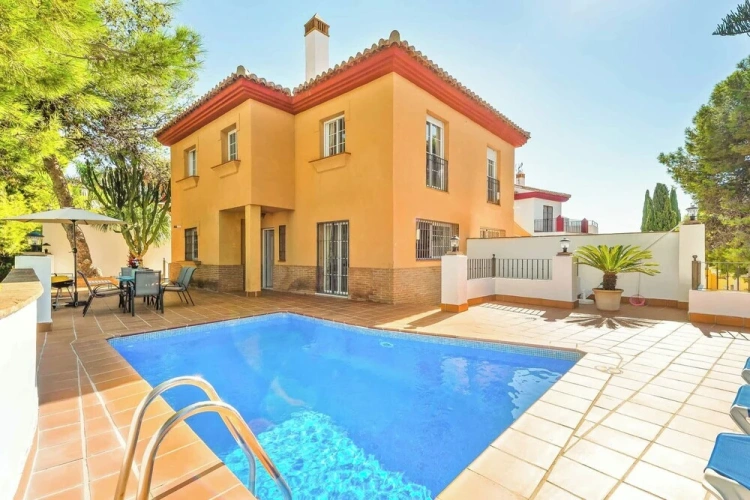 3 Bedrooms Villa