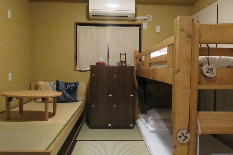 Standard Triple room