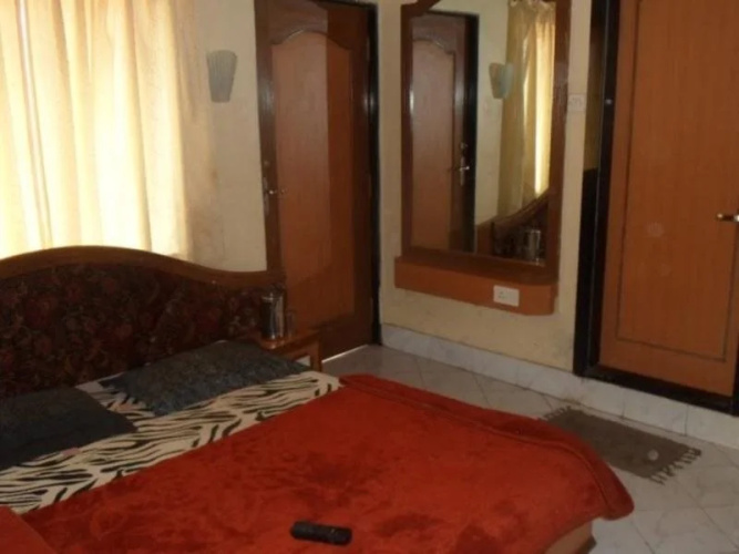Hotel R K Palace