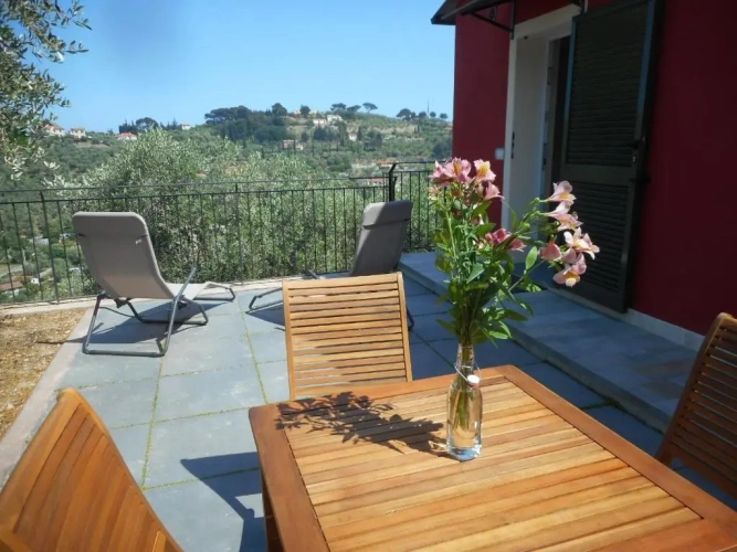 1 Bedroom Apartment with partial sea view