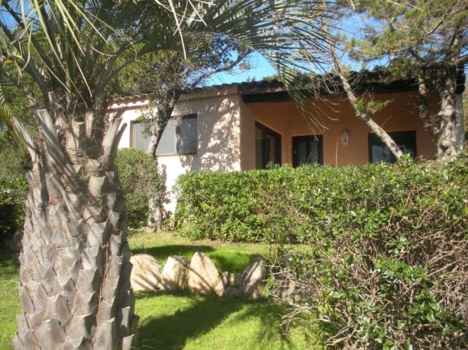 2 Bedrooms Villa