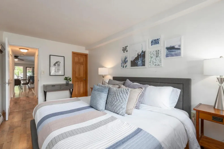 210 Cooper Unit 2B