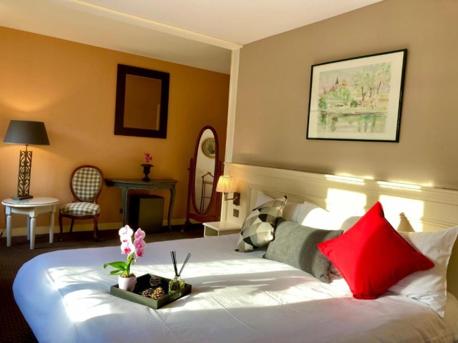 Suite with garden view
