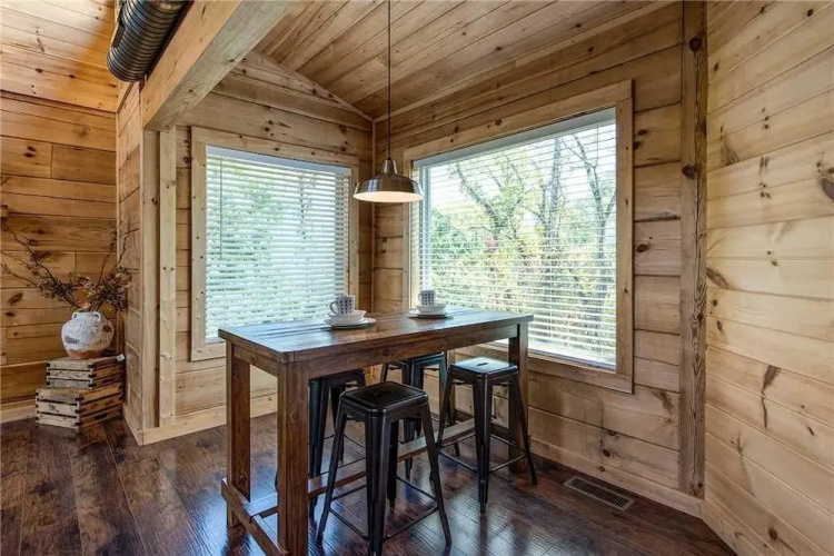 Mountain Splash 2 Bedroom Home with Private Pool