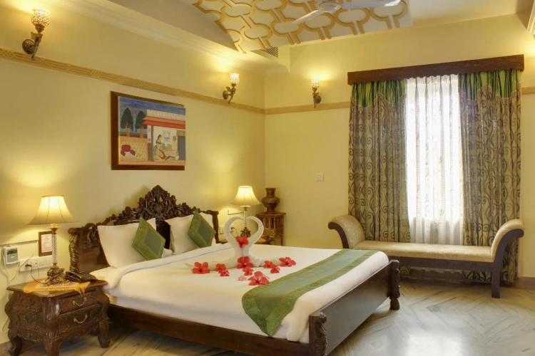 Deluxe Double room with balcony and with garden view