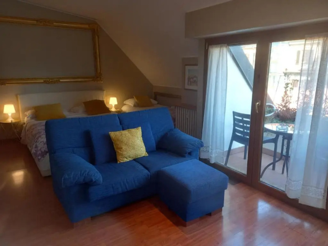 The Boheme Navigli - Quiet & comfy vintage Junior Suite with cozy balcony - 5th attic floor lift to 4th floor - metro' verde -green subway Porta Genova