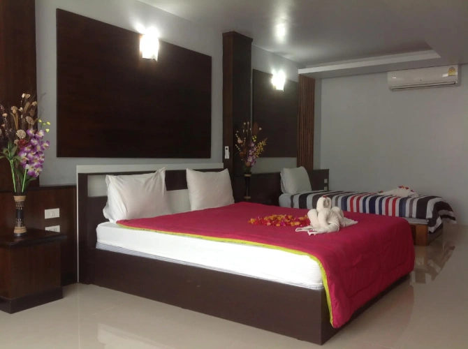 Standard Triple room