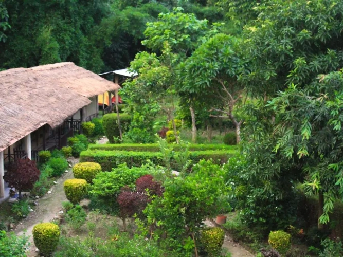 Cottage with garden view