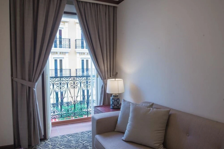 The Platinum Hotel & Suites