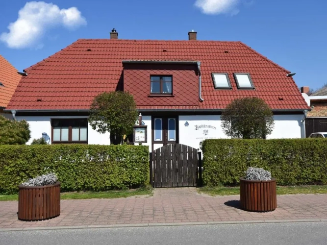3 Bedrooms Cottage