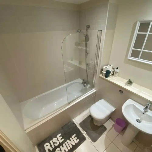 2BR Stunning City Centre Apt