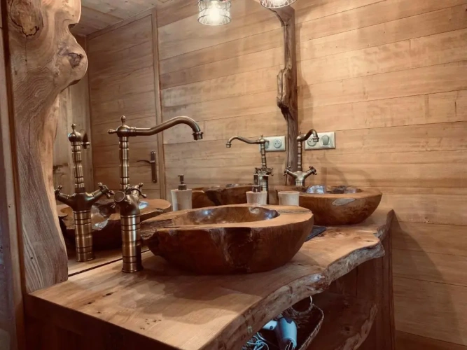 2 Bedrooms Chalet