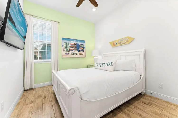 Parrot Paradise Escape for 8!
