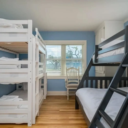 3 Bedrooms Cottage