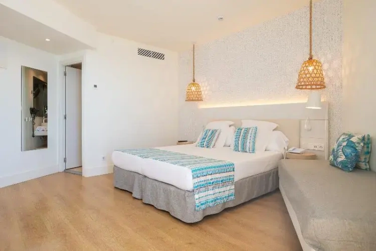 Deluxe Double room with balcony and with sea view