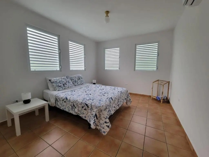 2 bdr apt - 4 min walk to Sandy Beach