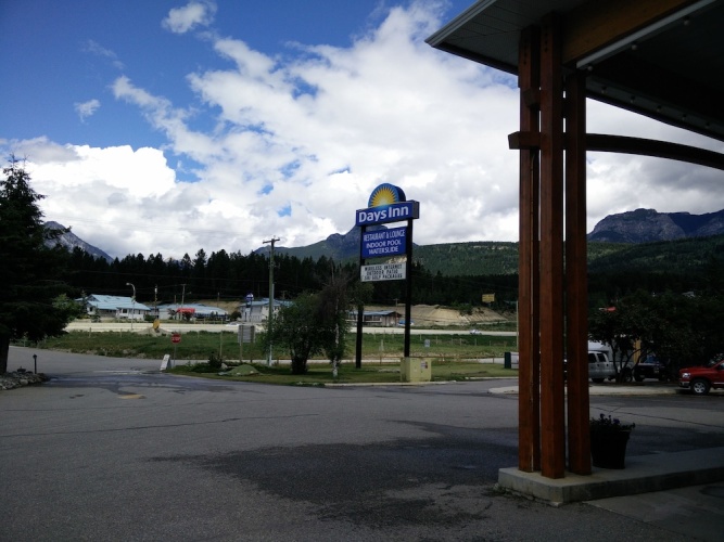Days Inn by Wyndham Golden photo 26