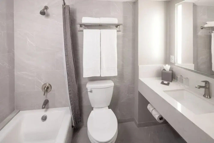 Executive Quadruple room with balcony and with city view
