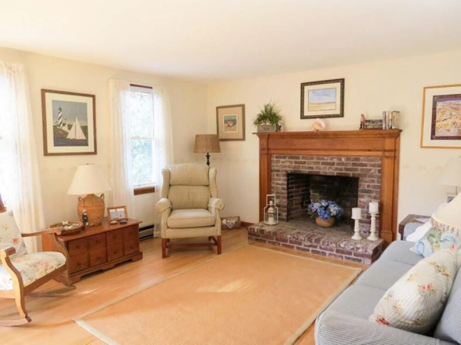 35 Cory Lane - Three Bedroom House
